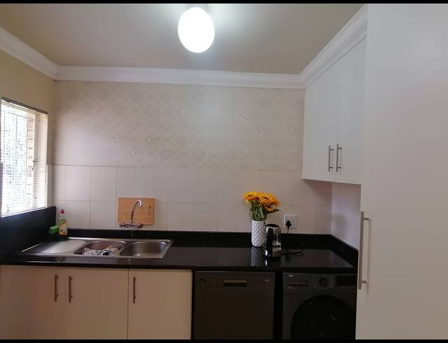 3 BEDROOM FREEHOLD FOR SALE IN MEIRINGSPARK